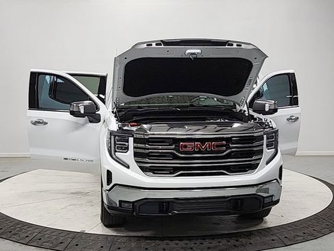 Used 2025 GMC Sierra 1500 SLT image 10