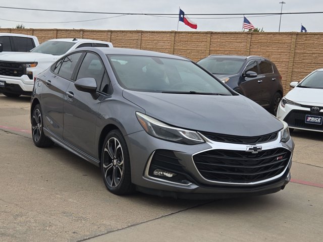 Used 2019 Chevrolet Cruze LT w/ Convenience Package FWD image 3