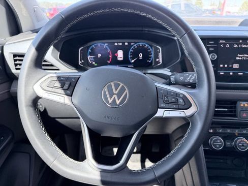 Used 2022 Volkswagen Taos SEL image 13