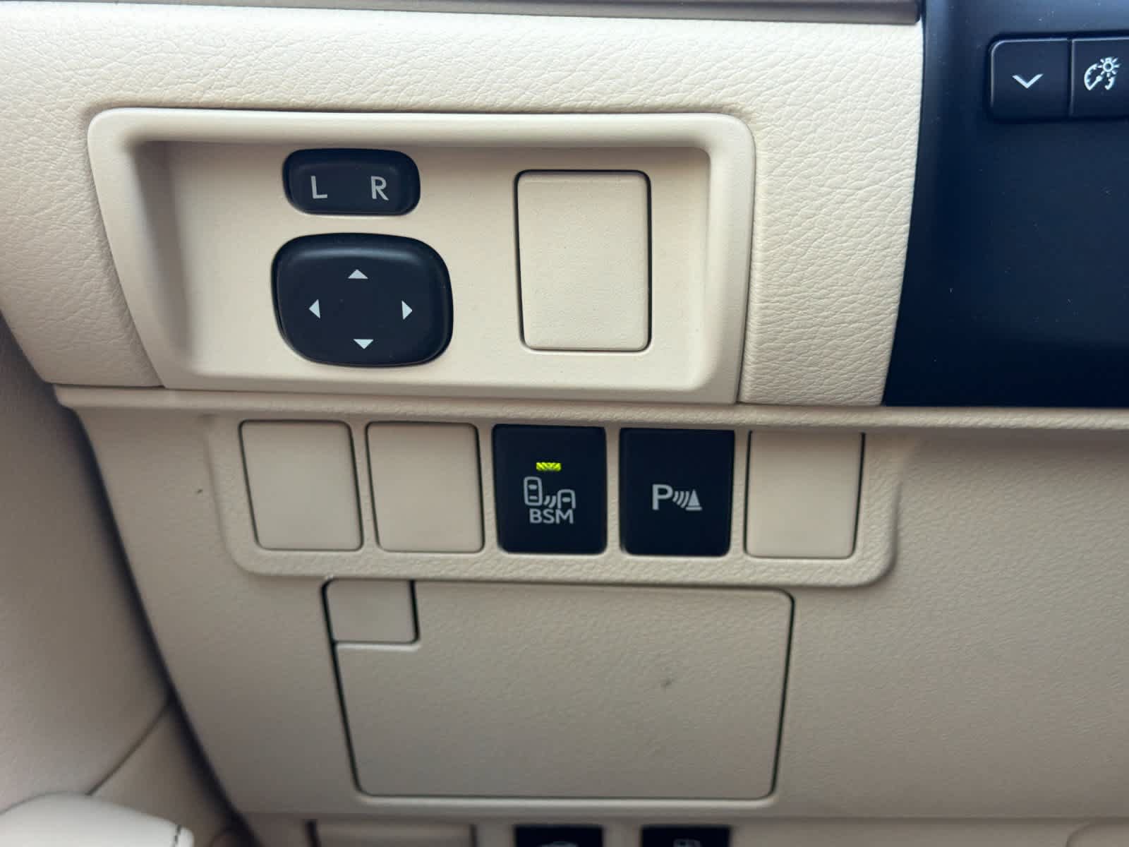 Used 2015 Lexus ES 350 w/ Luxury Package FWD image 28