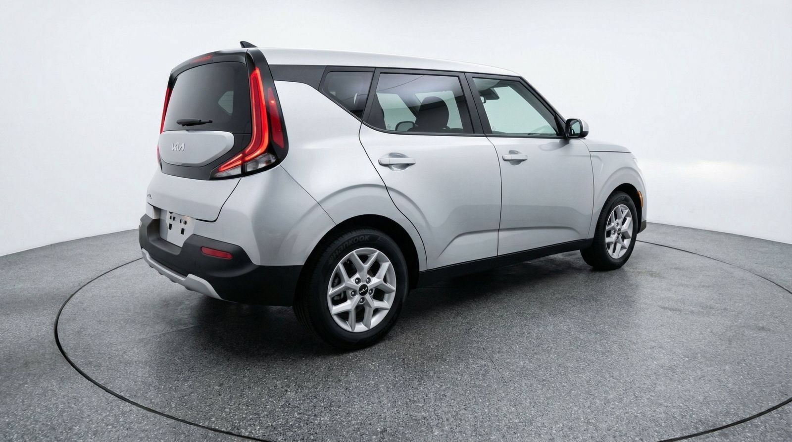 Used 2025 Kia Soul LX w/ LX Technology Package FWD image 8