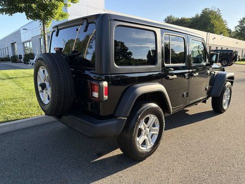 Used 2022 Jeep Wrangler Unlimited Sport AWD/4WD image 8