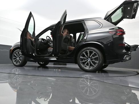New 2026 BMW X5 xDrive50e w/ M Sport Package image 45