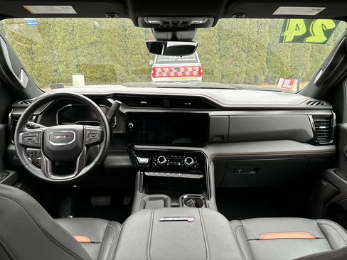 Used 2024 GMC Sierra 2500 AT4 w/ Technology Package image 14