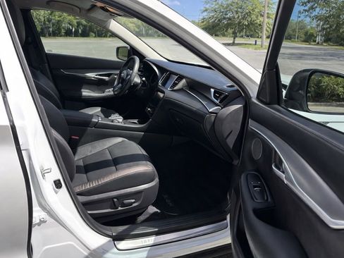 Used 2023 INFINITI QX50 Luxe image 23