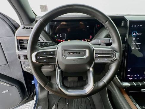 Used 2025 GMC Yukon Denali w/ Sun & Power Step Package AWD/4WD image 12