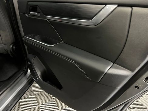 Used 2025 GMC Acadia Elevation image 32