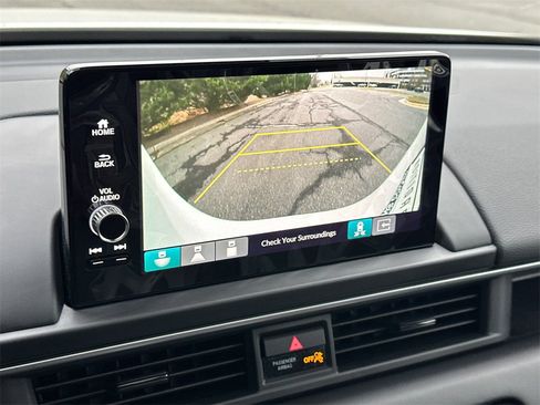 New 2025 Honda Pilot Touring image 29