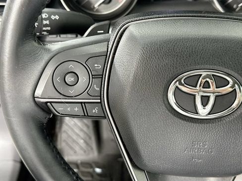Used 2022 Toyota Camry SE FWD image 19