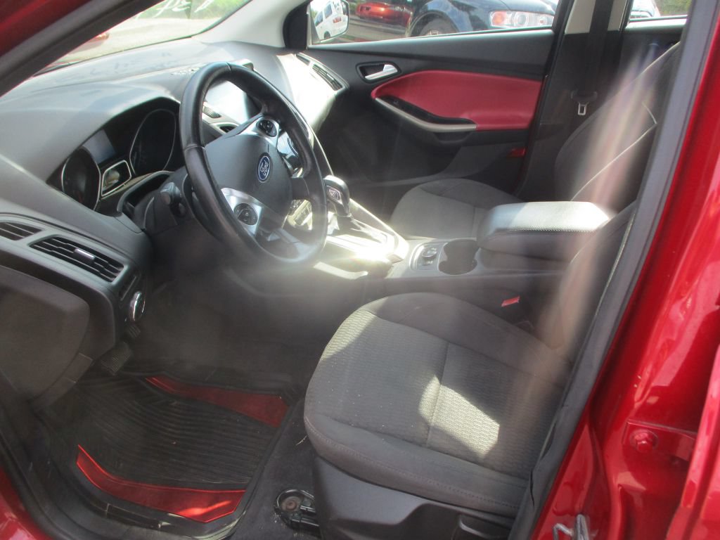 Used 2012 Ford Focus SEL FWD image 12