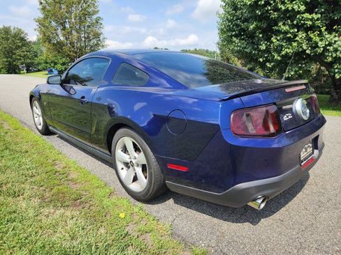 Used 2010 Ford Mustang GT RWD image 8