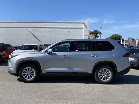 Certified 2025 Toyota Grand Highlander AWD image 2