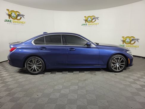Used 2021 BMW 330i xDrive Sedan w/ Convenience Package image 4