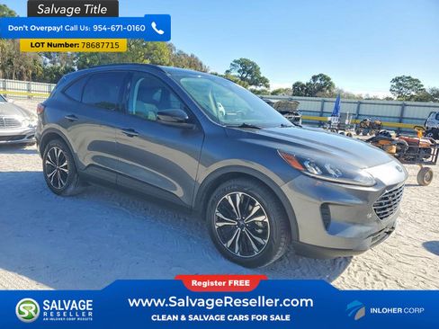 Used 2021 Ford Escape SE w/ SE Sport Appearance Package image 3