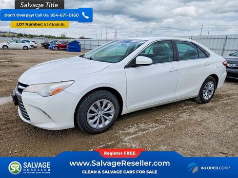 Used 2017 Toyota Camry LE FWD image 1