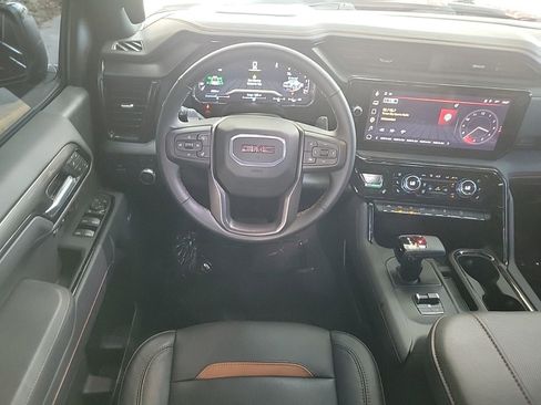 Used 2025 GMC Sierra 1500 AT4 w/ AT4 Premium Package AWD/4WD image 6
