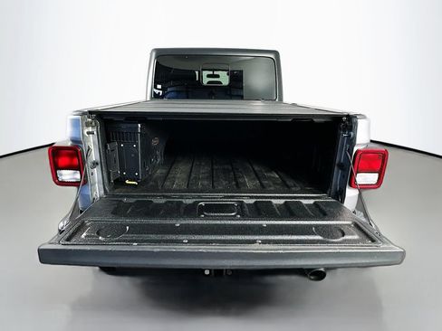 Used 2020 Jeep Gladiator Overland w/ Trailer Tow Package AWD/4WD image 29