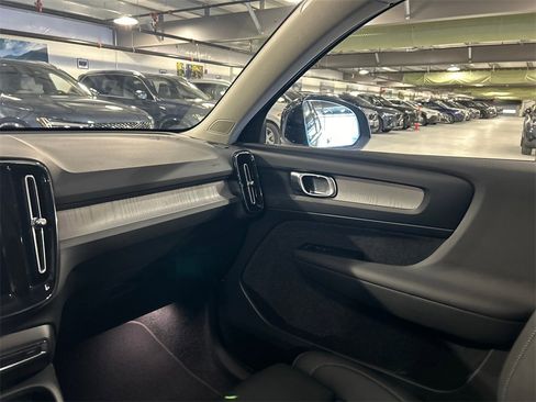 Used 2026 Volvo XC40 B5 Plus w/ Protection Package Premier image 25