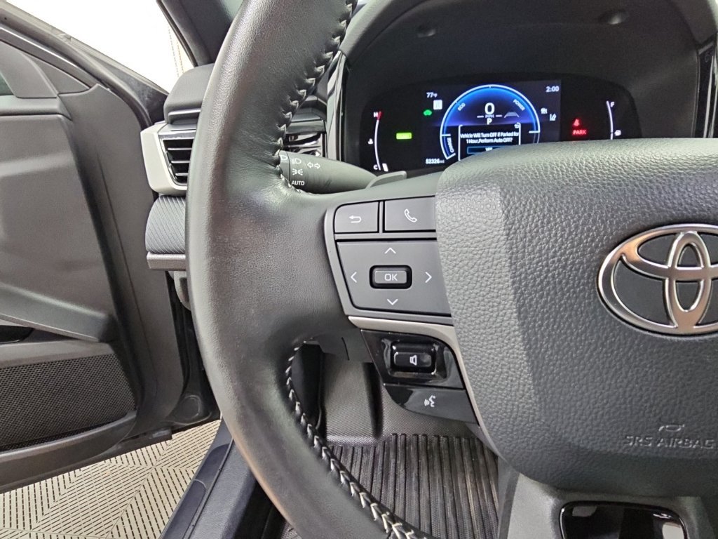 Used 2025 Toyota Camry SE FWD image 27