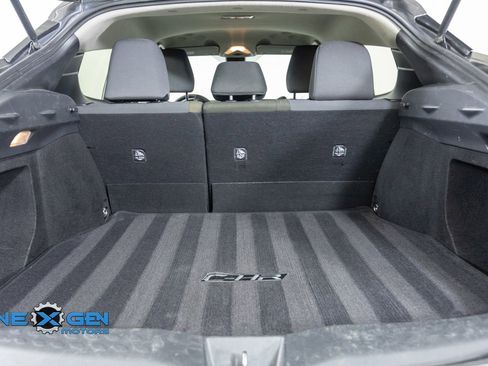 Used 2021 Toyota C-HR LE FWD image 31