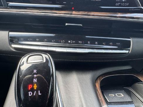 Used 2021 Cadillac Escalade Sport Platinum AWD/4WD image 10