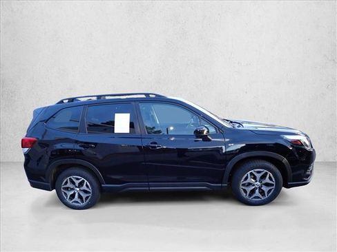 Certified 2022 Subaru Forester Premium image 5