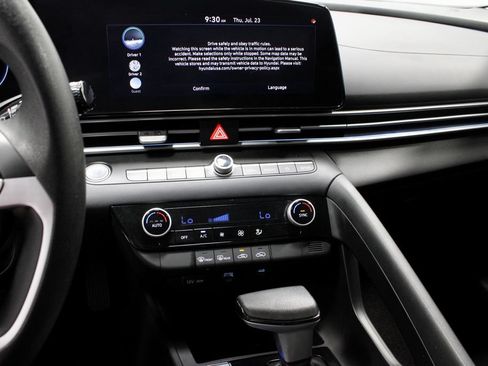 Used 2024 Hyundai Elantra SEL FWD image 33