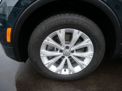 Used 2019 Volkswagen Tiguan SE image 28