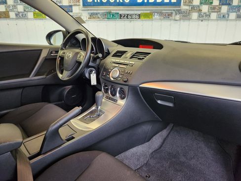 Used 2011 MAZDA MAZDA3 i Touring image 2