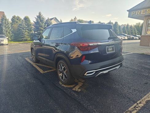 Used 2023 Kia Seltos EX AWD/4WD image 3