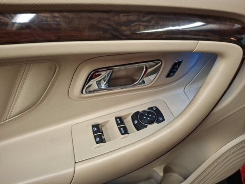 Used 2017 Ford Taurus Limited FWD image 15