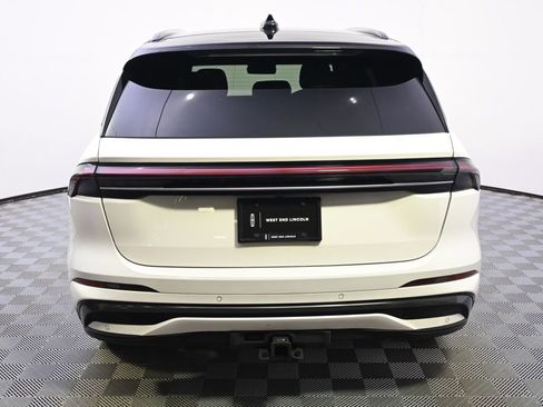 Used 2024 Lincoln Nautilus Reserve w/ Equipment Group 202A AWD/4WD image 5