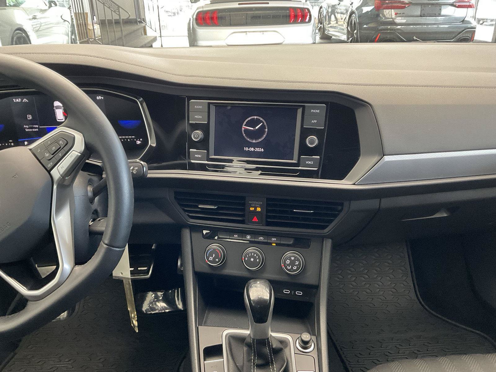 Used 2023 Volkswagen Jetta Sport FWD image 18
