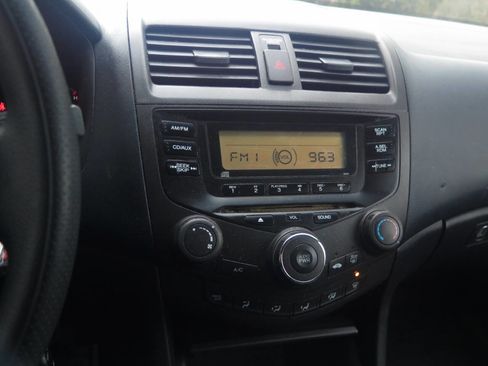 Used 2004 Honda Accord LX image 9