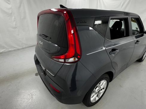Used 2022 Kia Soul LX w/ Technology Package FWD image 4