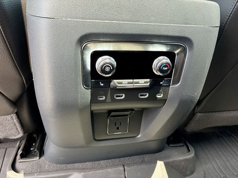 Used 2024 GMC Yukon XL Denali w/ Advanced Technology Package RWD image 22
