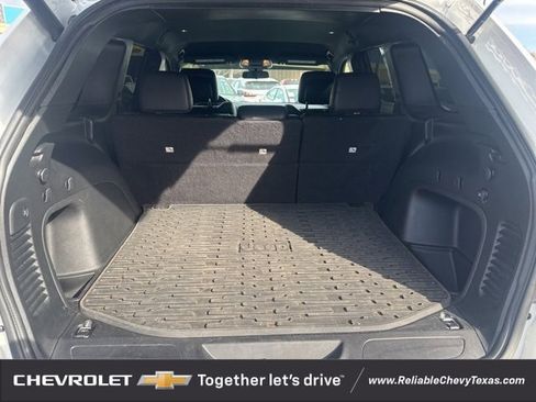 Used 2021 Jeep Grand Cherokee Laredo X image 25