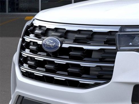 New 2025 Ford Explorer Active w/ Active Comfort Package image 17