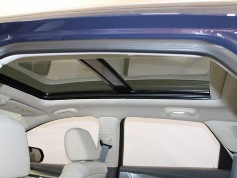 New 2025 Cadillac XT5 Premium Luxury image 9