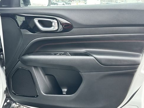 Used 2023 Jeep Compass Trailhawk image 20