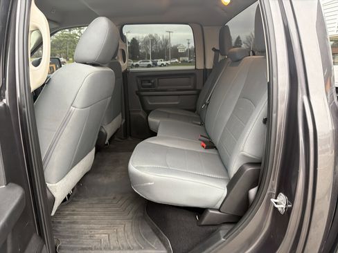 Used 2019 RAM 1500 Express image 35