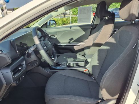Used 2025 Kia K4 FWD image 14