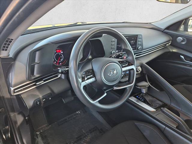 Used 2022 Hyundai Elantra SEL FWD image 10