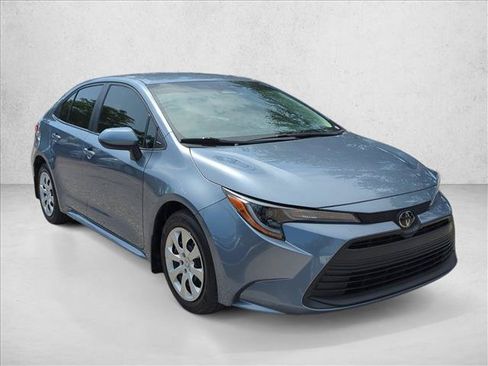 Certified 2025 Toyota Corolla LE FWD image 3