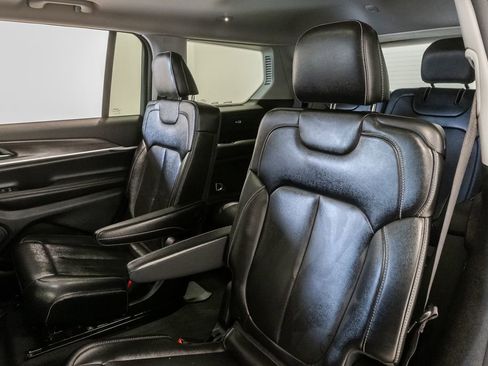 Used 2023 Jeep Grand Cherokee L Limited w/ Black Appearance Package image 25