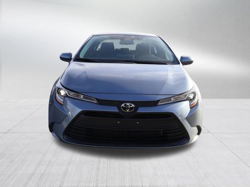 Used 2024 Toyota Corolla LE image 2