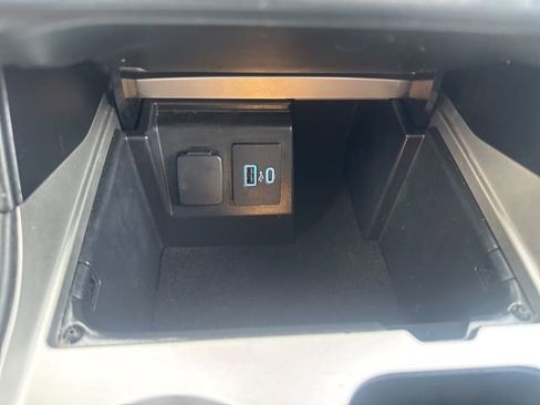 Used 2022 Ford Explorer XLT w/ Class IV Trailer Tow Package image 36