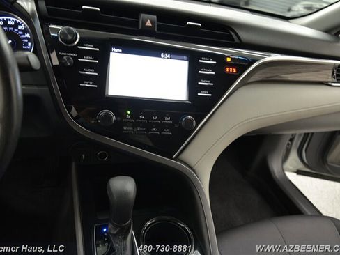 Used 2018 Toyota Camry LE image 28