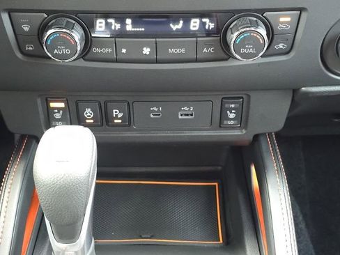 Used 2025 Nissan Frontier PRO-4X w/ Pro Premium Package image 36