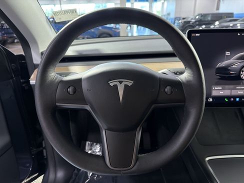 Used 2023 Tesla Model Y Long Range AWD/4WD image 25